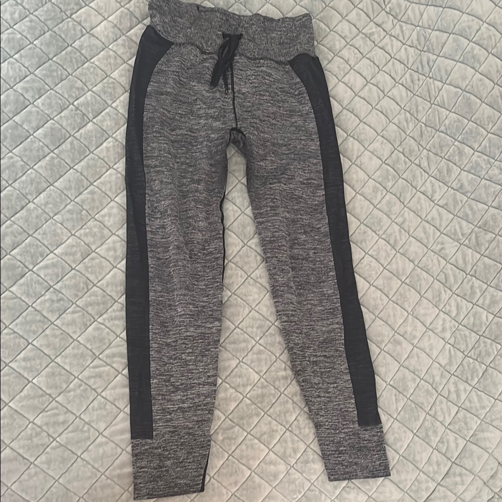 PINK Victoria's Secret Gray and Black Leggings